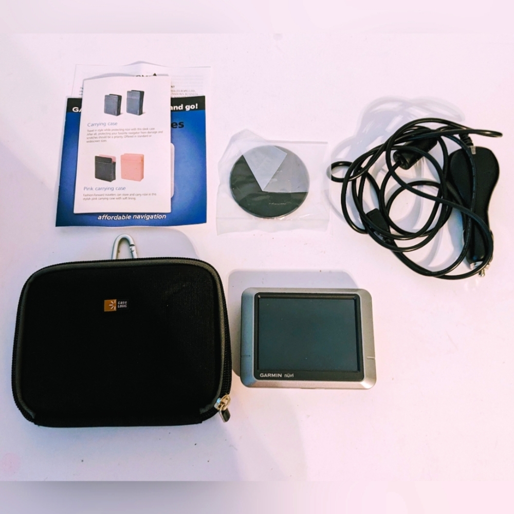 GARMIN NUVI 200 Series GPS Touch Screen Navigation System Accessories Bundle